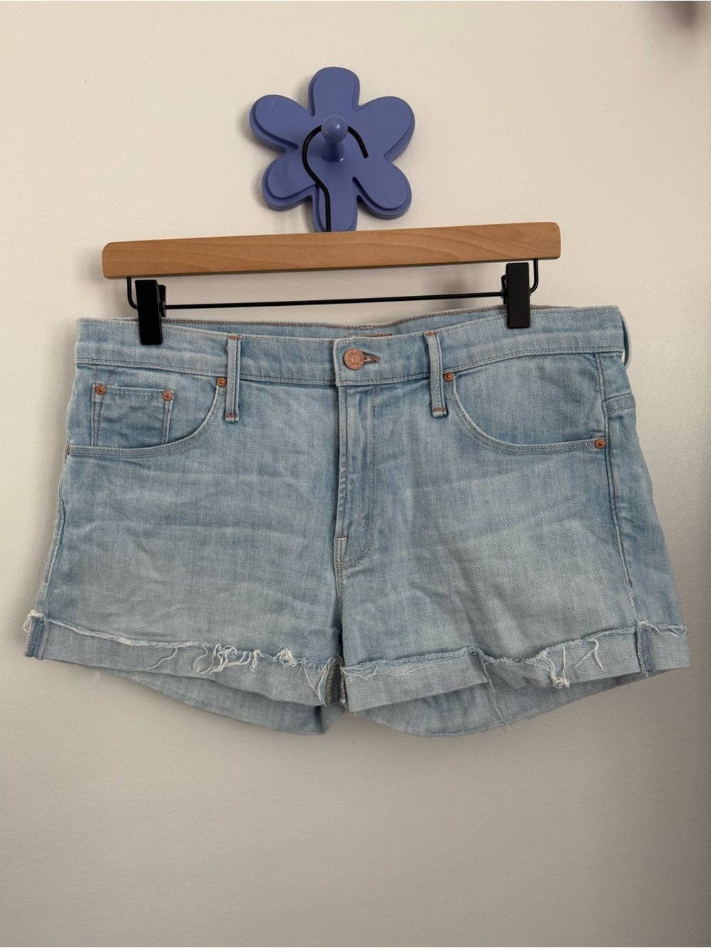 Mother 29 S.N.S Short Fray Cuff Hummingbird Light Wash Cotton Mid Rise